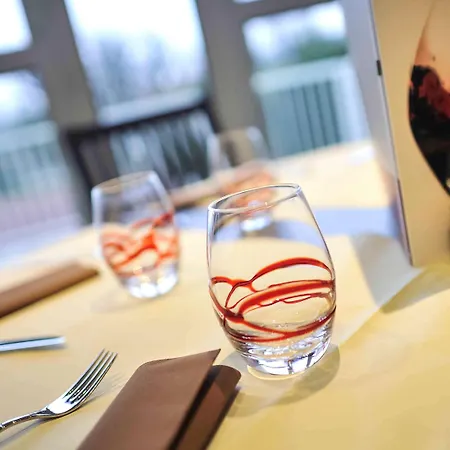 Hotell Mercure Rouen Val De Reuil 4*