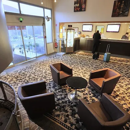 Отель Mercure Rouen Val De Reuil