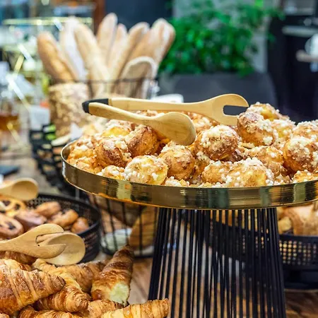 Hotel Mercure Rouen Val De Reuil 4*