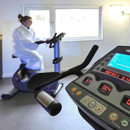 Mercure Rouen Val De Reuil Валь-де-Рёй