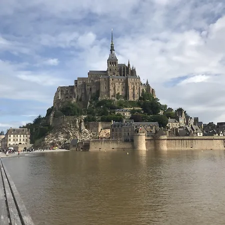 Hotel Mercure Rouen Val De Reuil 4*
