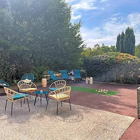 Mercure Rouen Val De Reuil מלון
