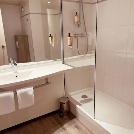 Mercure Rouen Val De Reuil Hotell 4*