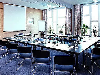 Hotell Mercure Rouen Val De Reuil 4*