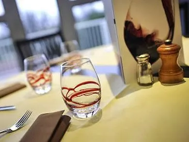 Mercure Rouen Val De Reuil Hotell 4*